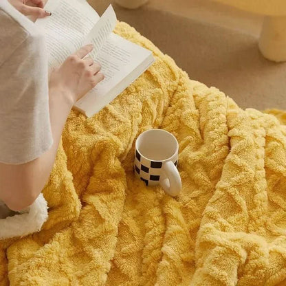 LAMMARA | Lambswool Blanket Soft Warm Cozy 2