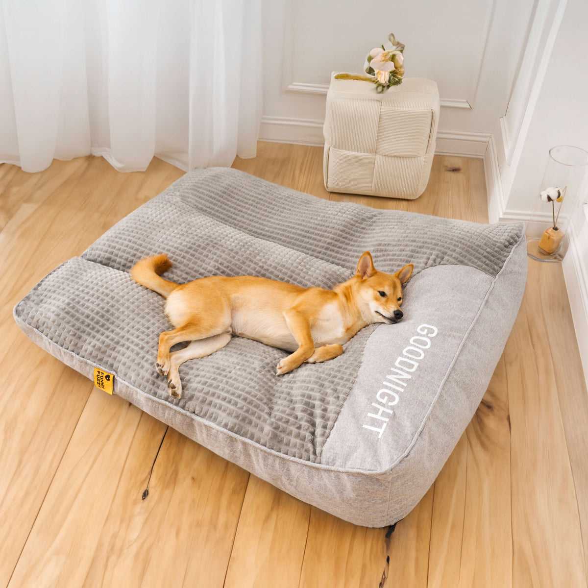 Skanto | Thick Scratch-Resistant Dog Bed with Back Support 7